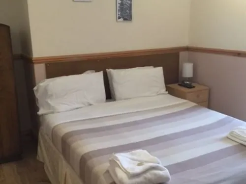 ***  וויטבי The Esplanade Hotel בריטניה